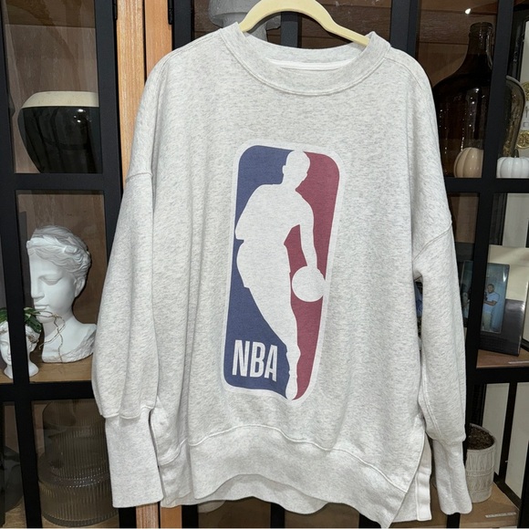 Abercrombie NBA logo Oversized crewneck pullover sweatshirt soft a&f basketball - Picture 1 of 9